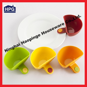 Plastic condiment set condiment dispensers condiment packets