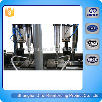 Coupler internal thread tap machine and coupler internal thread tap machinery