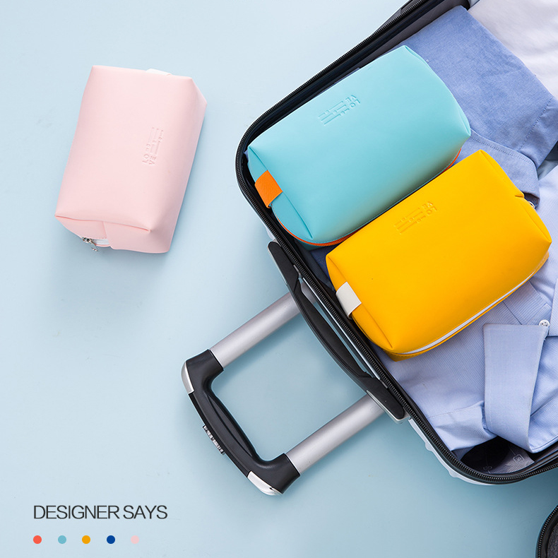 2022 Travel PU leather Toiletry Makeup Beauty Bag Custom printed Zipper Vinyl Waterproof Beach Zipper Cosmetic Bag or Pouches