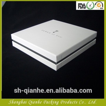 Printed paper gloves packaging box with gusset