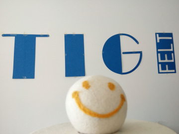 New design wool dryet balls with smile-face