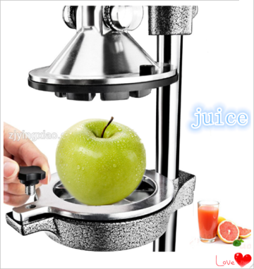 Manual vegetable and fruit juicer and cutter machine