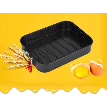 The Turkey roasting tray has a large capacity