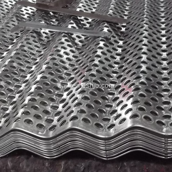 Piastre corrugate in metallo perforato