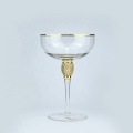 Copa de champán de flauta de cristal con borde de oro con diamante