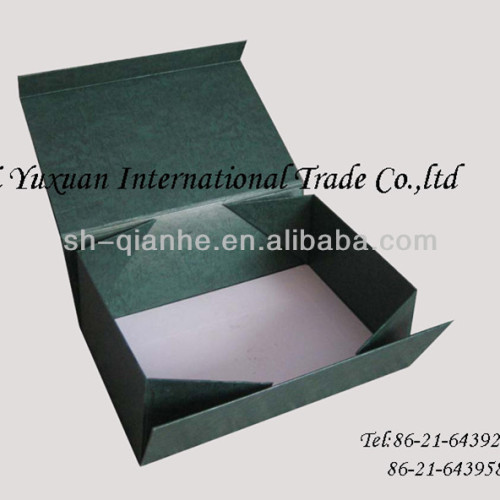 Foldable paper box