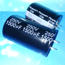 Snap-In Electrolytic Capacitor 820uF 160V