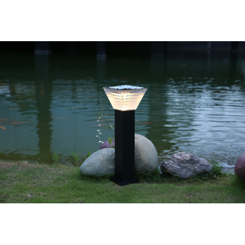 Lampu taman LED solar putih yang hangat