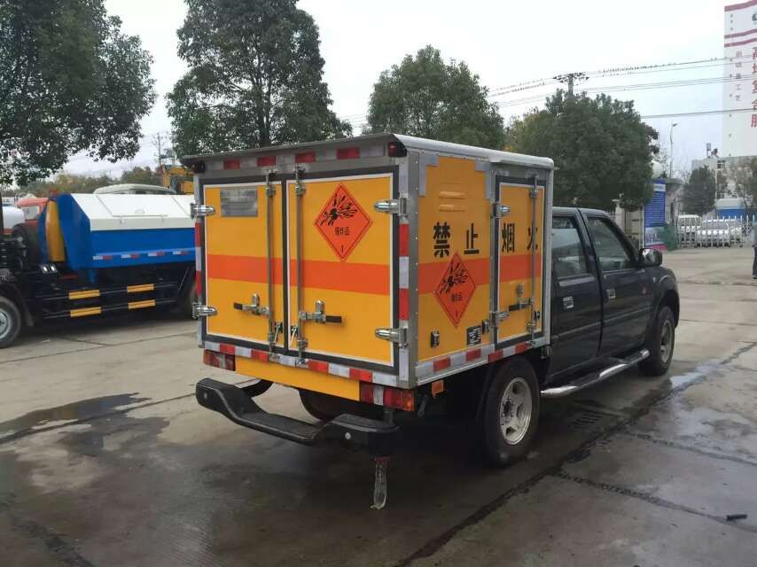 mini Blasting equipment truck