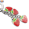 กระเป๋าถือโลหะ Custom Enamel Strawberries Fashion Keychain