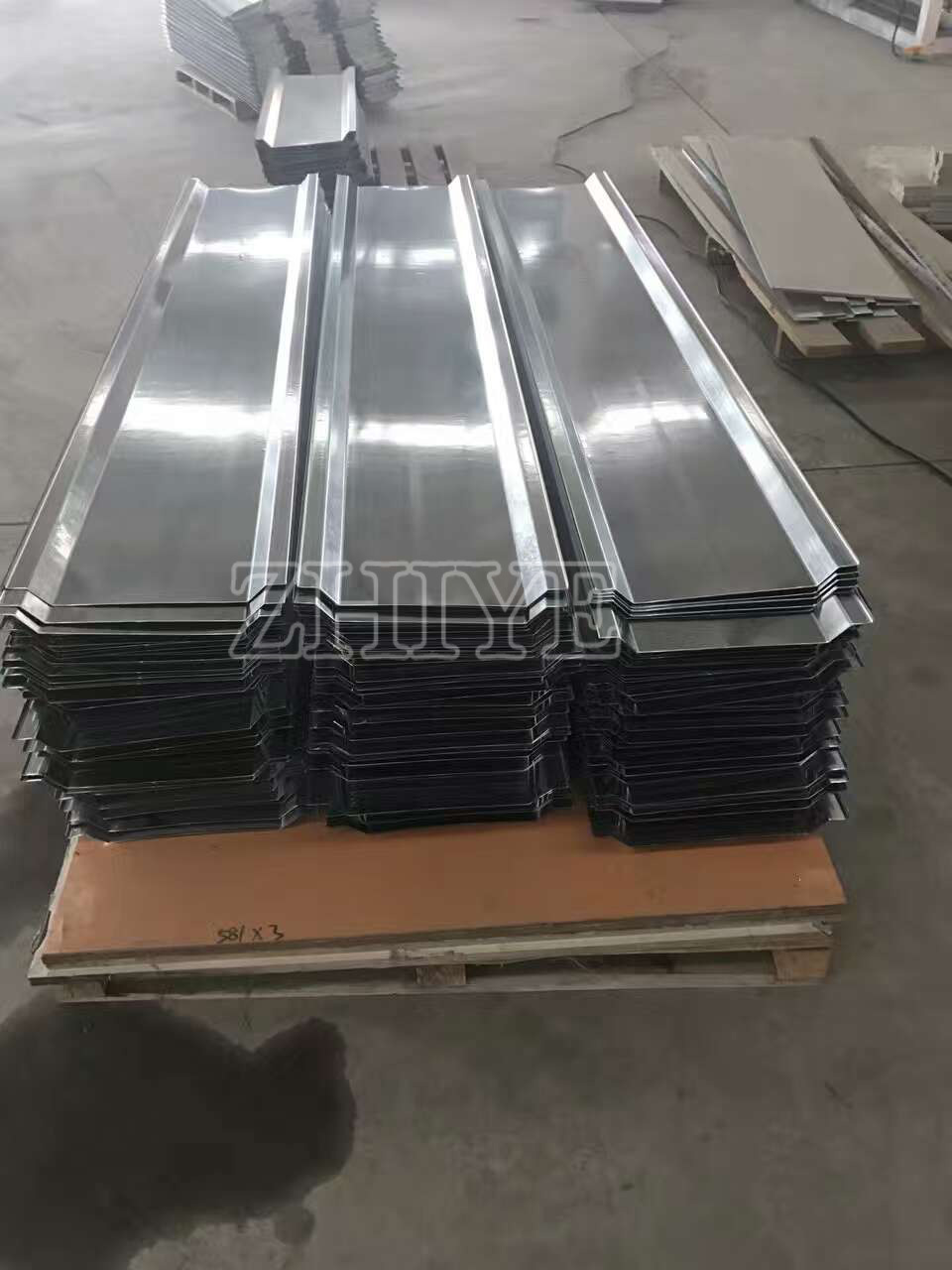 Trapezoidal Galvanized Roofing Panels Roll Forming Machine