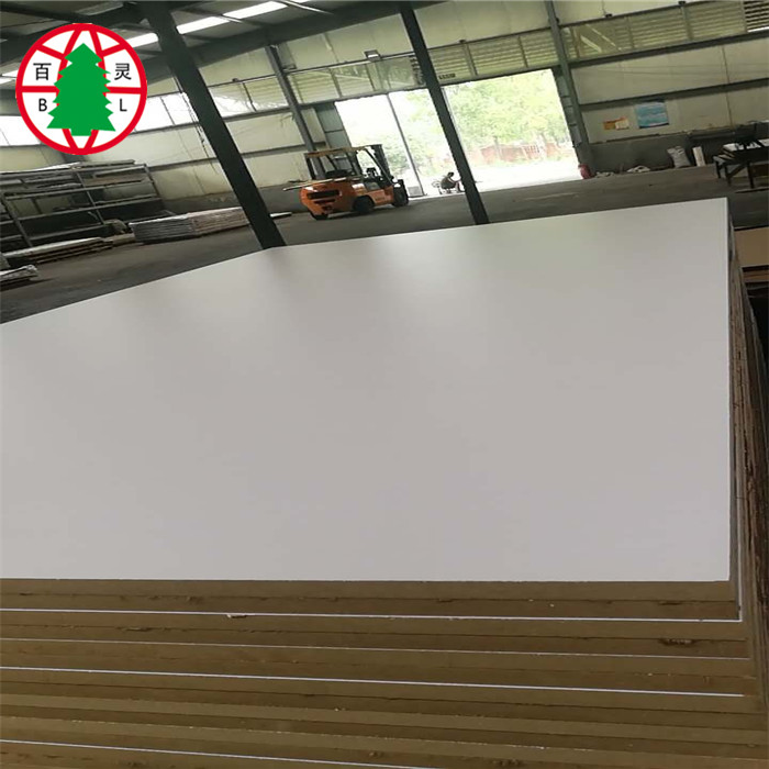 3mm إلى 25mm الخام mdf ميلامين للأثاث