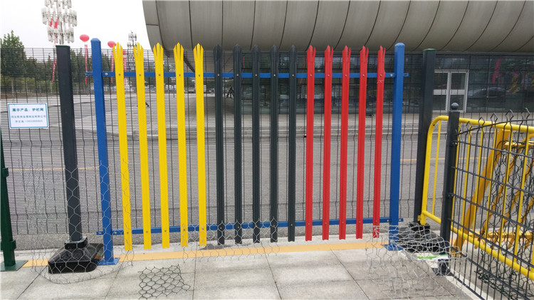 colorful palisade fence