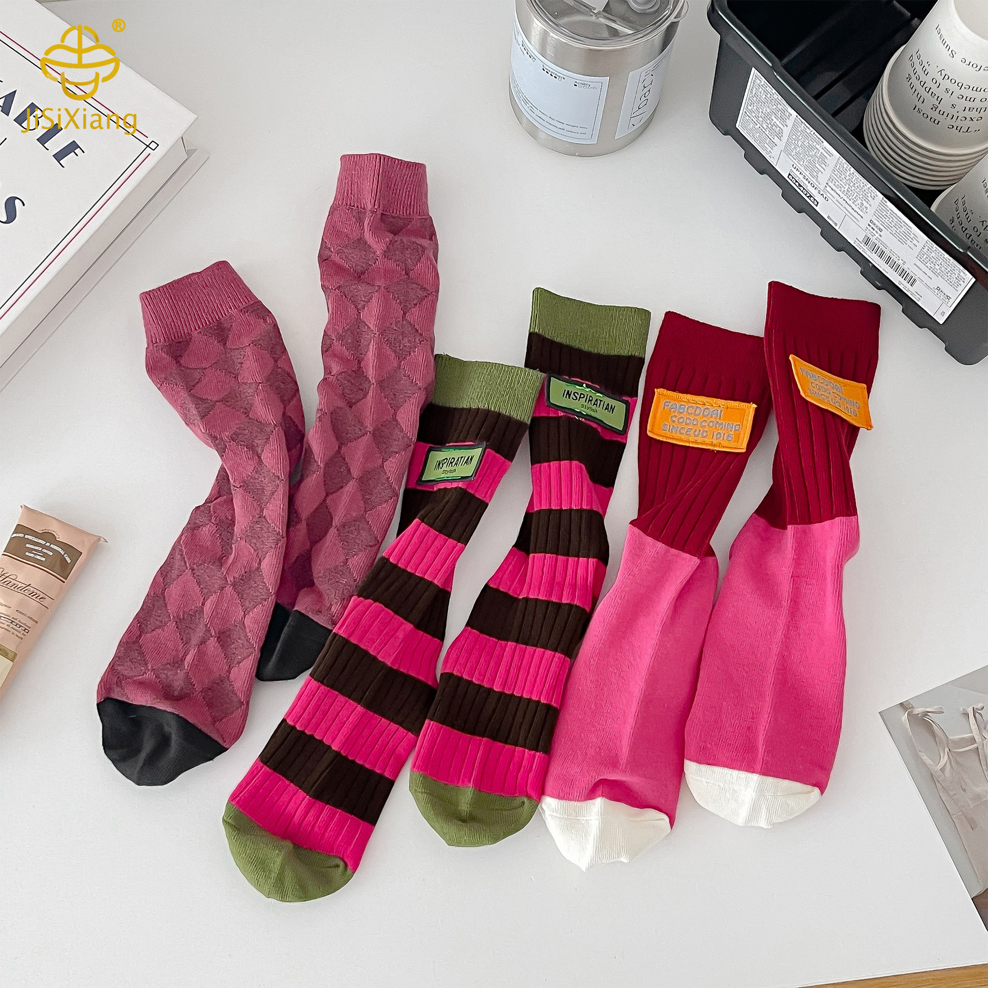 한국 버전의 패브릭 레이블, 컬러 차단 다이아몬드 그리드 파일 양말 Korean version of fabric label,, color blocked diamond grid pile socks