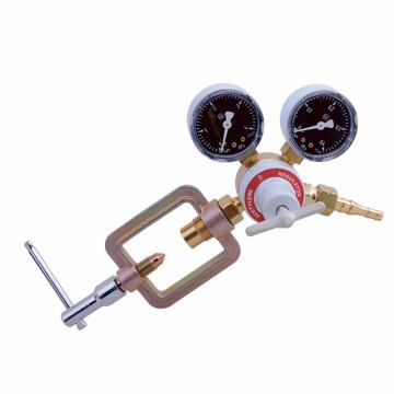 Professional Welding Supplies: Acetylene Regulators, Gas Gauges, and Oxy Cutting Kits for Skilled Craftsmen