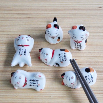 Cute Japanese Ceramic Chopstick Holders with Lucky Cat Ornaments - Festive Creative Gifts