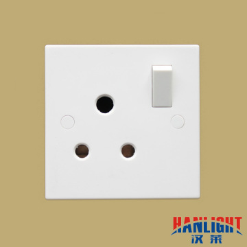 UK type 15A round pin switched socket