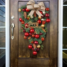 Decorative Christmas Items: Window Layouts, Bow Door Hangings, Tree Props, and Upside Down Wreaths