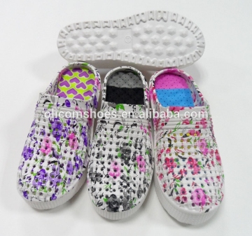 2016 Hot Sale Holes Cheap Clogs,Printting Lady Holes Clogs