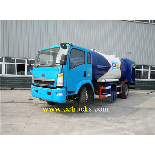 SINOTRUK 3000 Gallon LPG Cylinder Filling Trucks