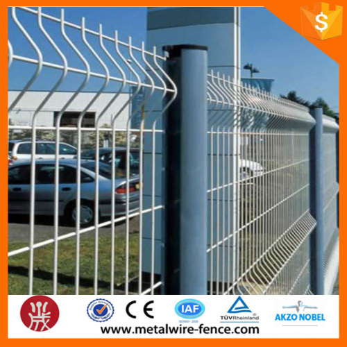 Hebei fence 3d curved wire mesh fence panel with peach post