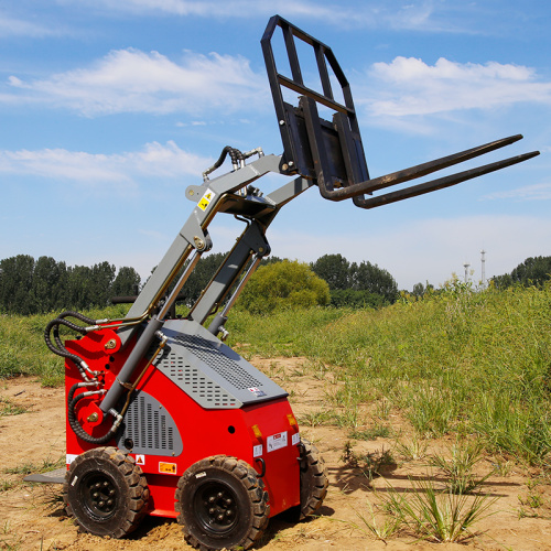 Pemuat Skid Steer boleh dilengkapi dengan lampiran