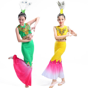 Minority green beautiful girl peacock dance costumes