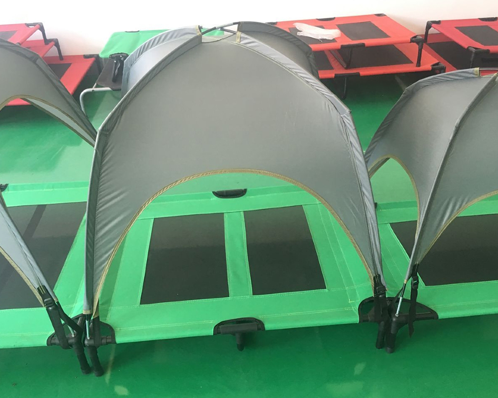Letto per cani in metallo con parasole Sunshade Metal Frame Dog Bed