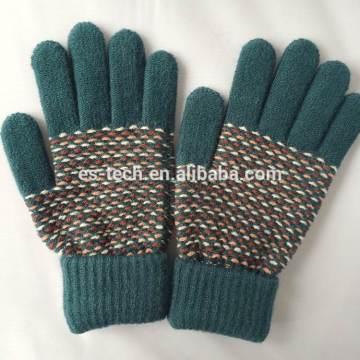 Touch screen winter gloves for cell phone