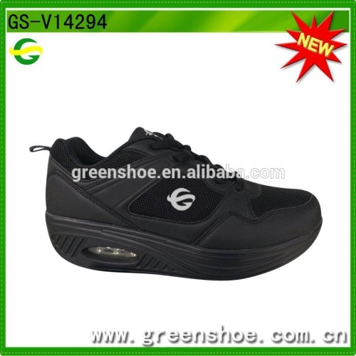 The latest design and comfortable men sports shoes