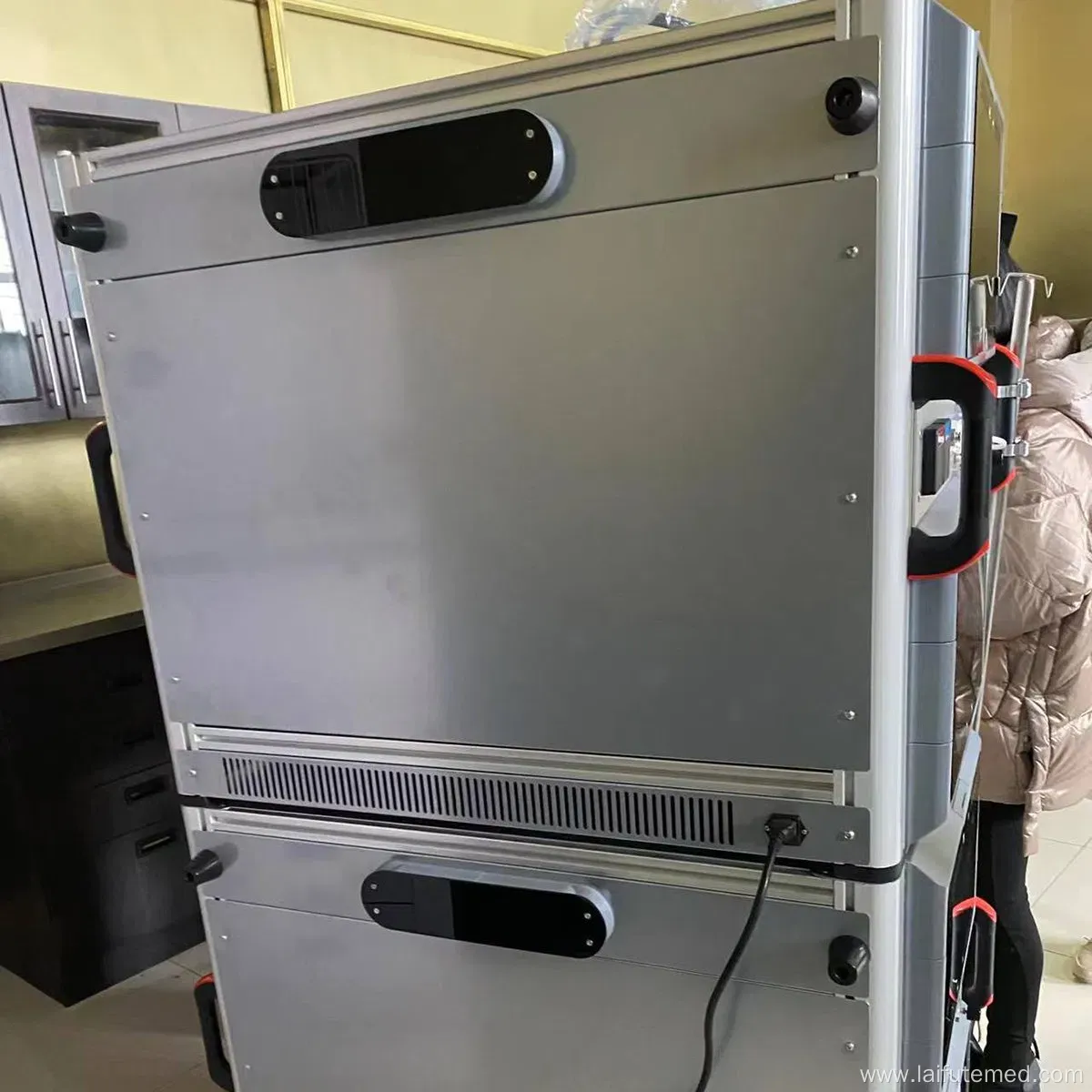 Pet ICU Incubator with Temperature Self-Adaption Adjustment System