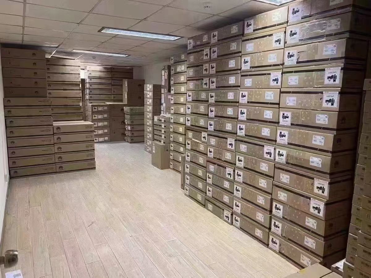 In Stock C1000 24port GE POE 4x1G SFP Network Switch C1000-24P-4G-L