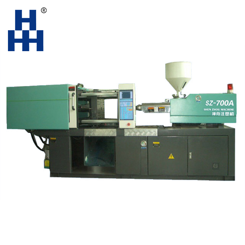 Automatic plastic cap injection molding machine