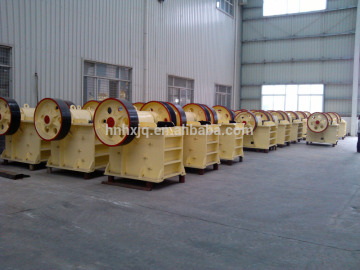 Compact concrete block crusher for activated carbon