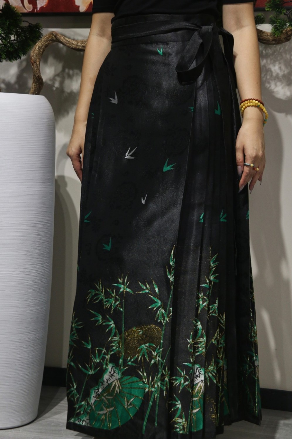 falda con cara de caballo chino chinese horse face skirt