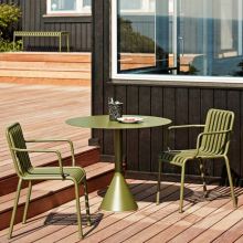 Simple Outdoor Courtyard Bistro Chairs and Iron Round Dining Table Set