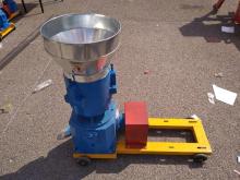 les feuilles de luzerne cardeuse paille boulettes