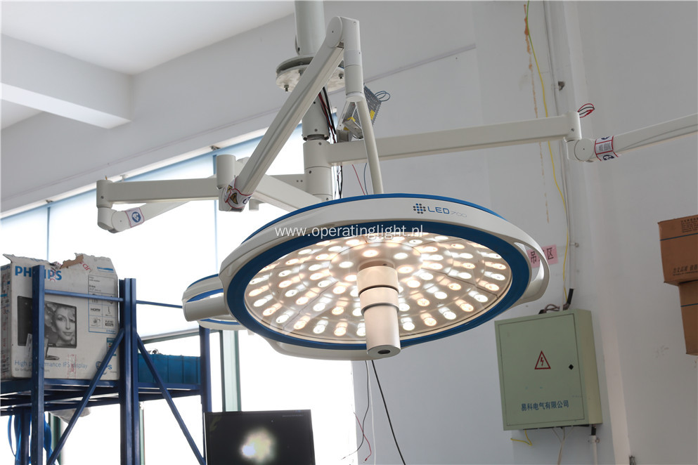 Medical equipment operating light