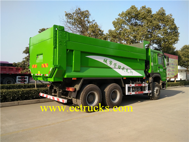 10 Wheeler Docking Garbage Trucks