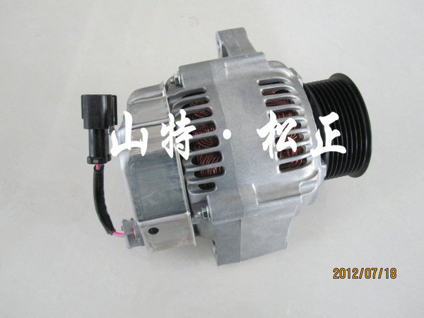 600-861-3411 Alternatora Komatsu PC220-7 S6D102 Alternatora