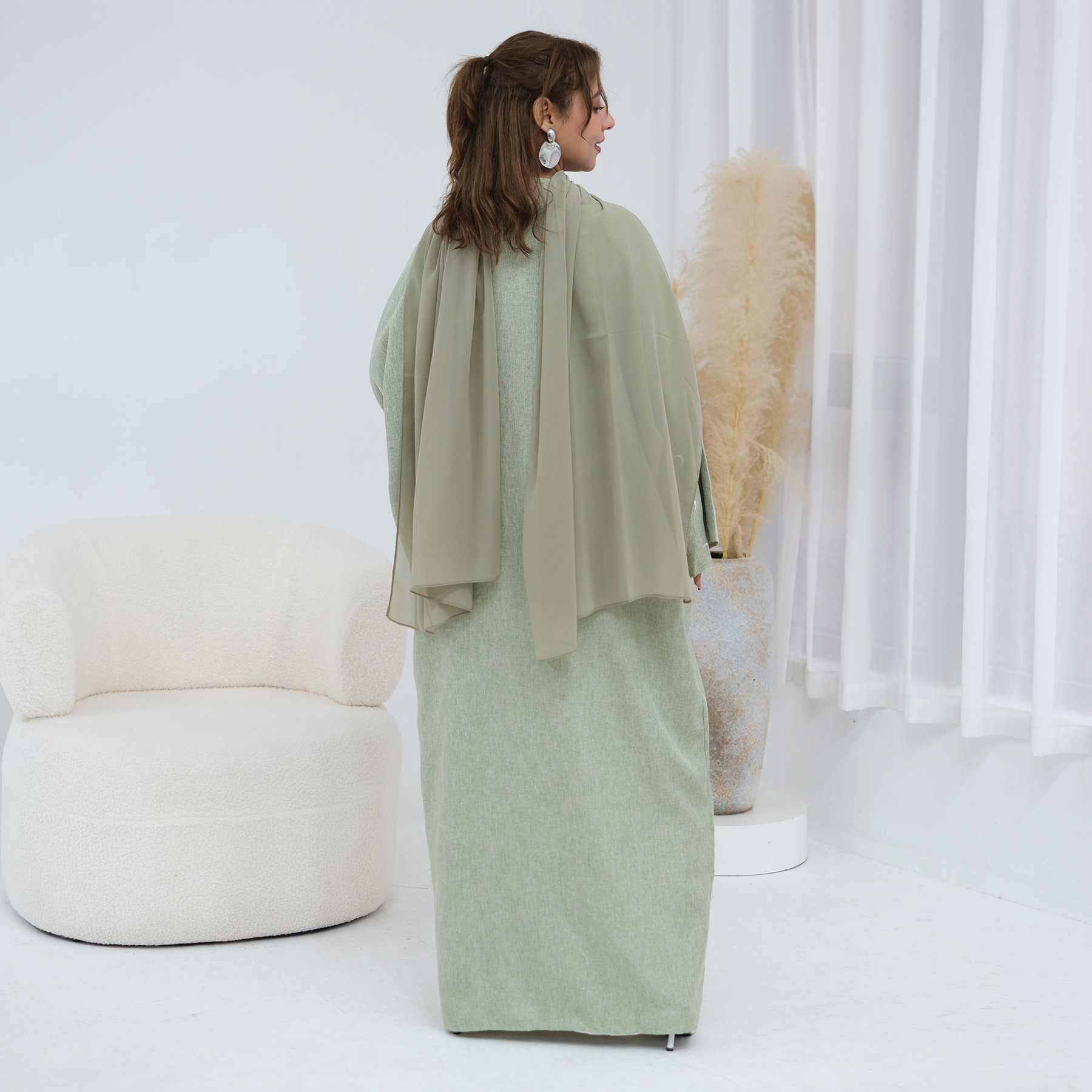کتانی Abaya مطابق جزئیات روسری Linen Abaya Matching Headscarf Detail