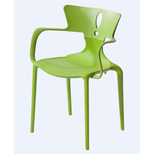 光手すりのプラスチック製の椅子