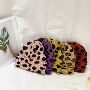 Chapéus de malha bordados com leopardo para meninos e meninas