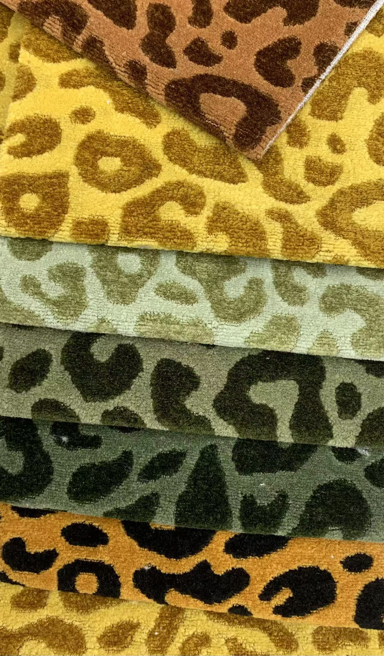 Sametová tkanina se zvířecím potiskem Animal Print Velvet Fabric