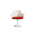 Pengerusi Eero Saarinen Fiberglass White Tulip tempat letak tangan