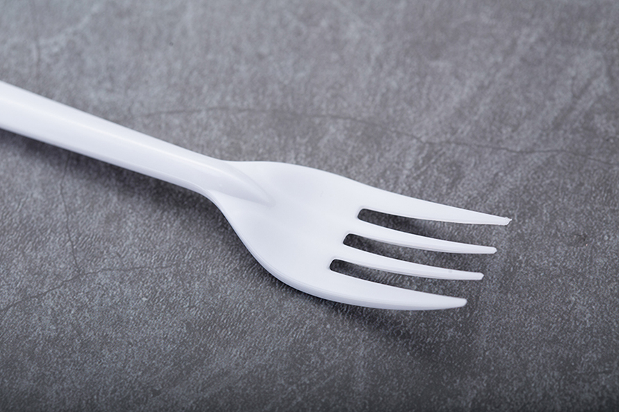 PLASTIC FORK