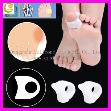 Anti-bacterial toe separator treatment bunion toe separator