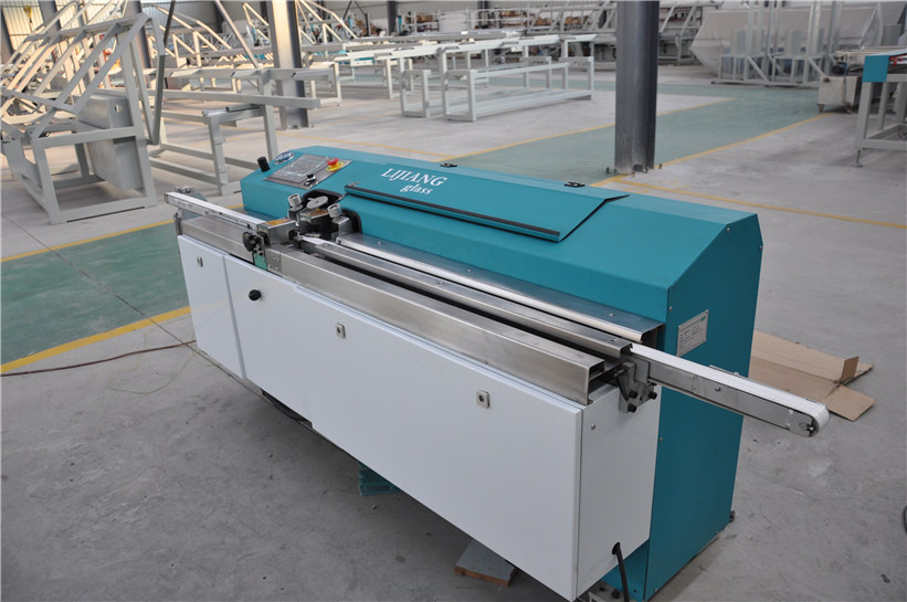 Insulated glass butyl sealant coating machine