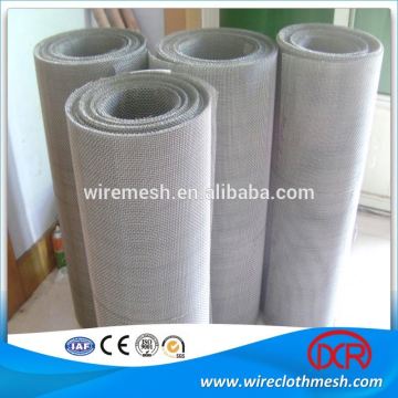 Plain woven crimped wire mesh