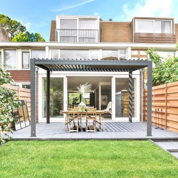 the Perfect Outdoor Retreat: The Aluminum Louvered Pergola